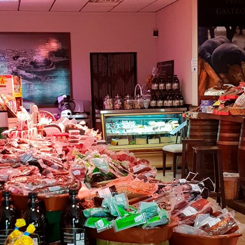 Tienda de embutidos en Toledo